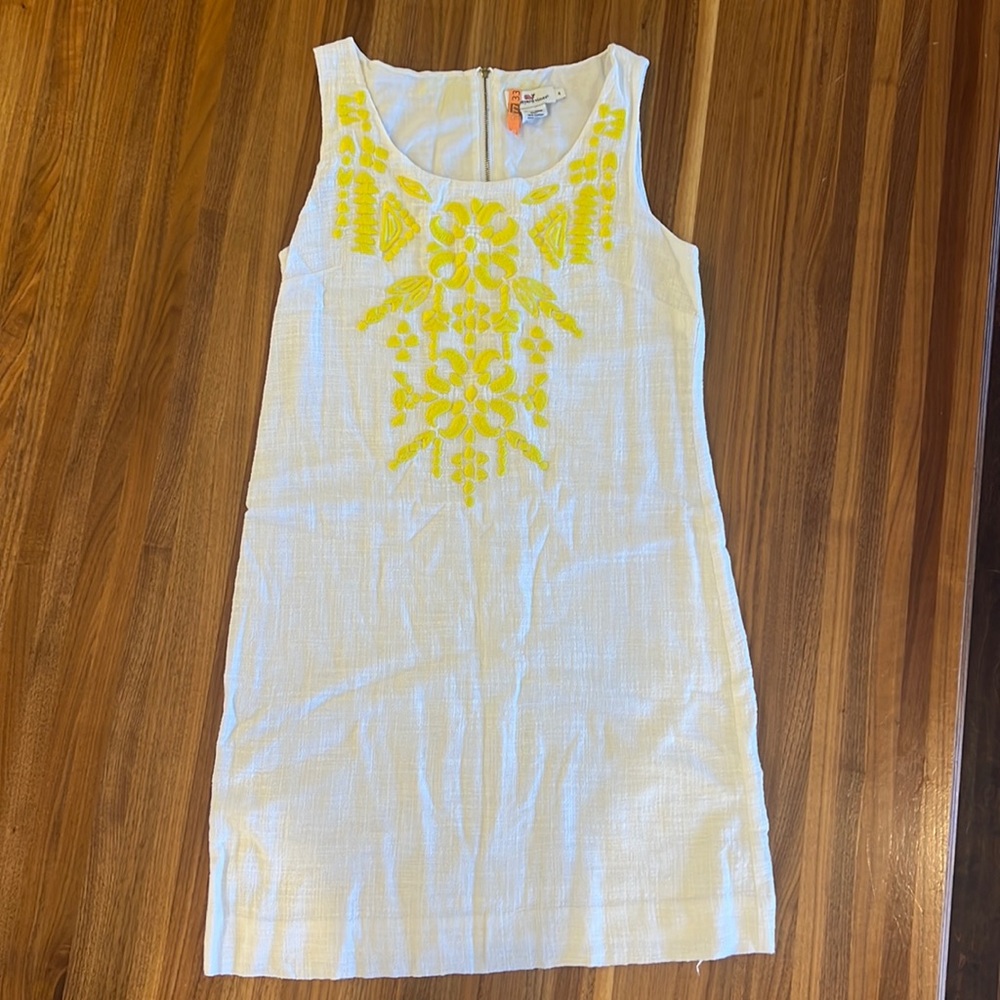 Vineyard Vines Embroidered Dress Size 4